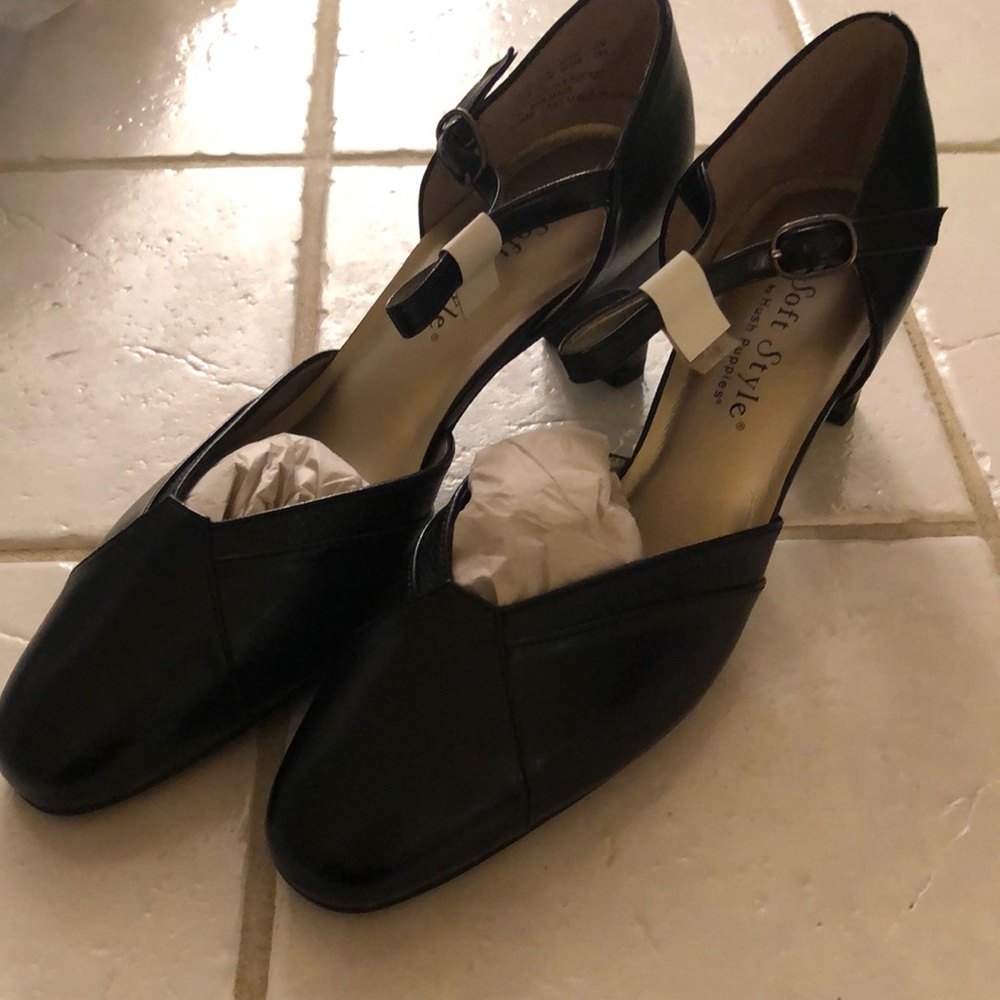 Soft Style Black Smooth Shoes 7.5